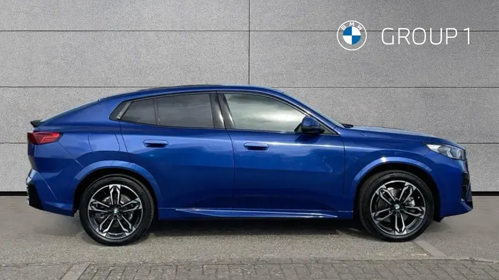 Begagnad BMW X2 M Sport 170 HK (125 kW) 2025 Blå SUV