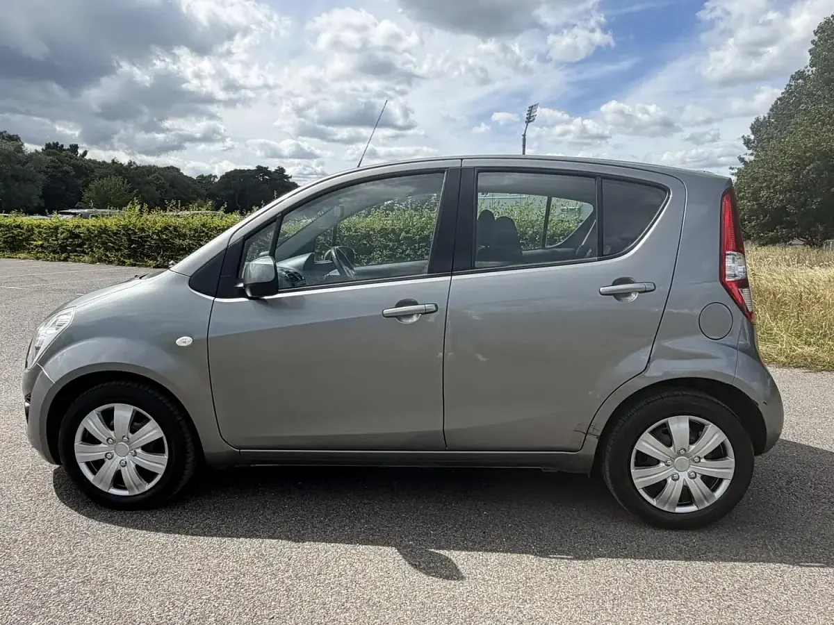 Used Suzuki Splash 67 HP (49 kW) 2013 Grey Hatchback