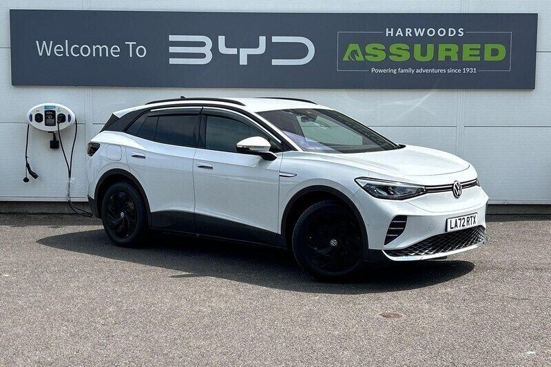 White Used 2022 VW ID.4 Pure SUV | £20,290 (Fair price) - Image 1/4