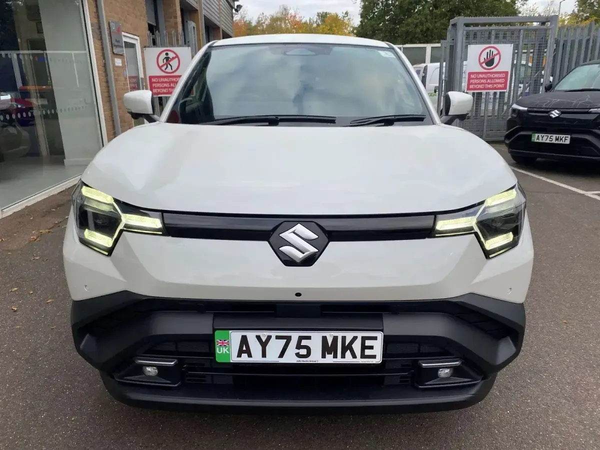 Used Suzuki e-Vitara 127 kW (174 HP) 2025 Pearl  arctic white SUV