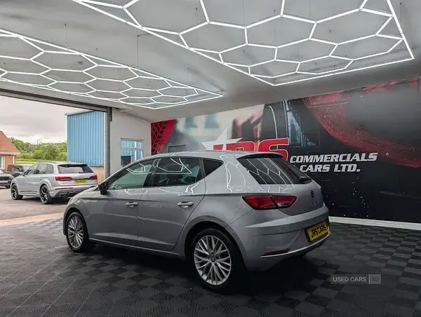 Used Seat Leon SE Dynamic 115 HP (84 kW) 2018 Silver Hatchback