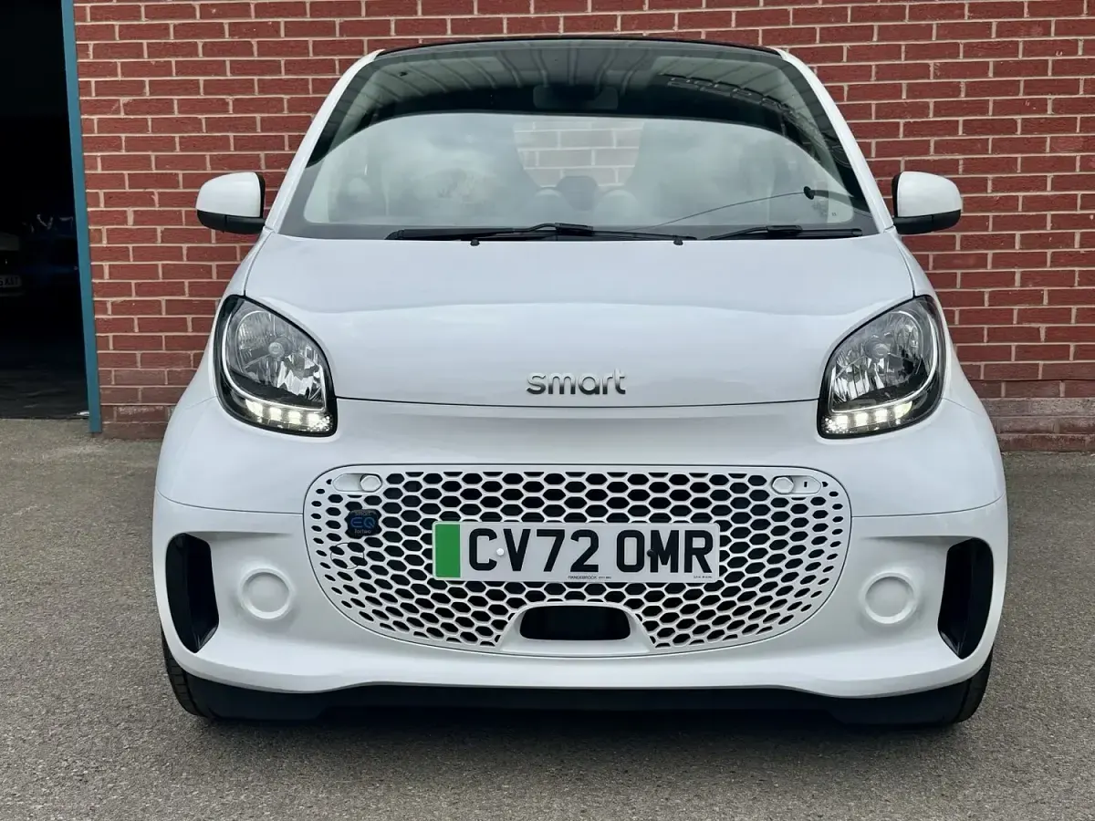 Used Smart ForTwo Electric Drive Premium 60 kW (82 HP) 2022 White Coupe
