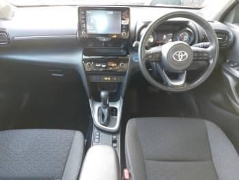 Used Toyota Yaris Hybrid 116 HP (85 kW) 2023 White Estate