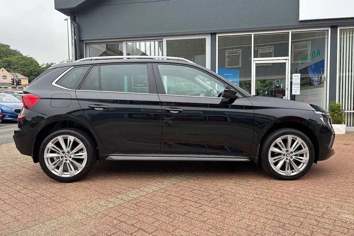Used Skoda Kamiq SE L 115 HP (84 kW) 2024 Black magic pearl effect SUV