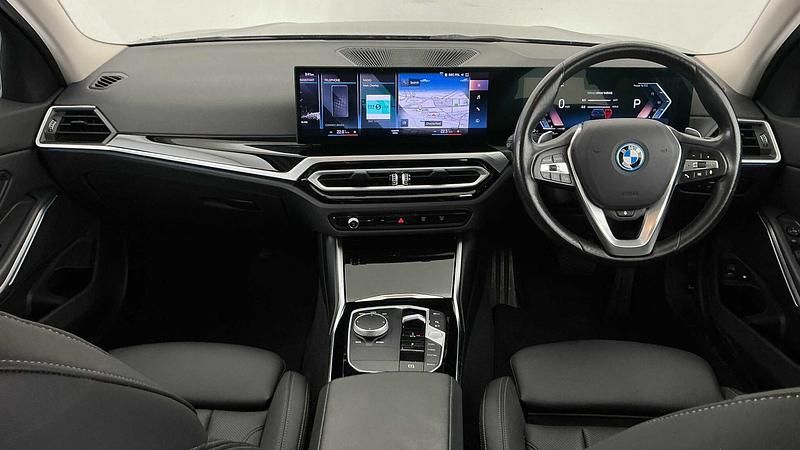 Used BMW 330e Sport Line 288 HP (211 kW) 2022 Blue Estate