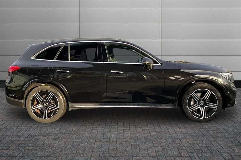 Used Mercedes GLC220 AMG Line Premium 197 HP (144 kW) 2024 Obsidian black Estate