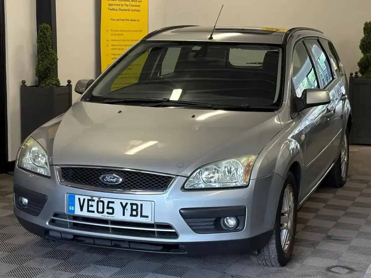 Used Ford Focus Ghia 2005 Silver Estate