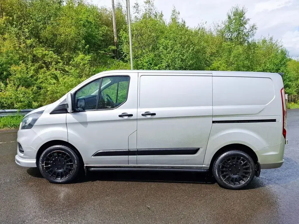 Used Ford Transit Custom Trend 105 HP (77 kW) 2018 Silver Van
