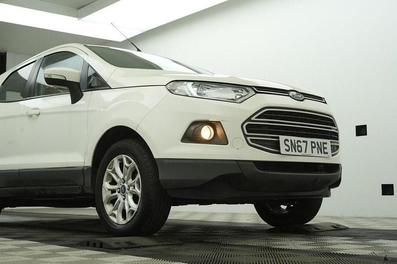 Used Ford Ecosport Zetec 112 HP (82 kW) 2017 White SUV