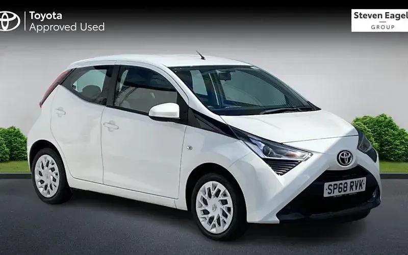Used Toyota Aygo X-play 72 HP (52 kW) 2020 Hatchback