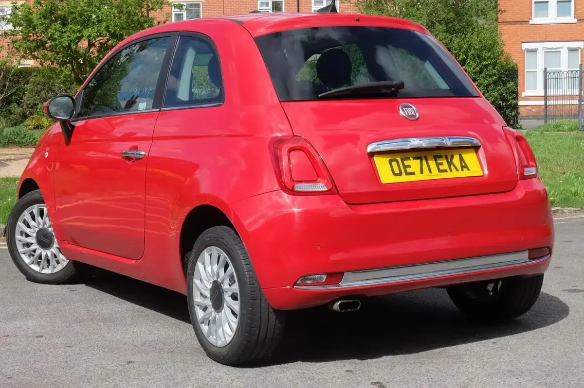 Usado Fiat 500 Dolcevita 70 HP (51 kW) 2022 Vermelho Citadino