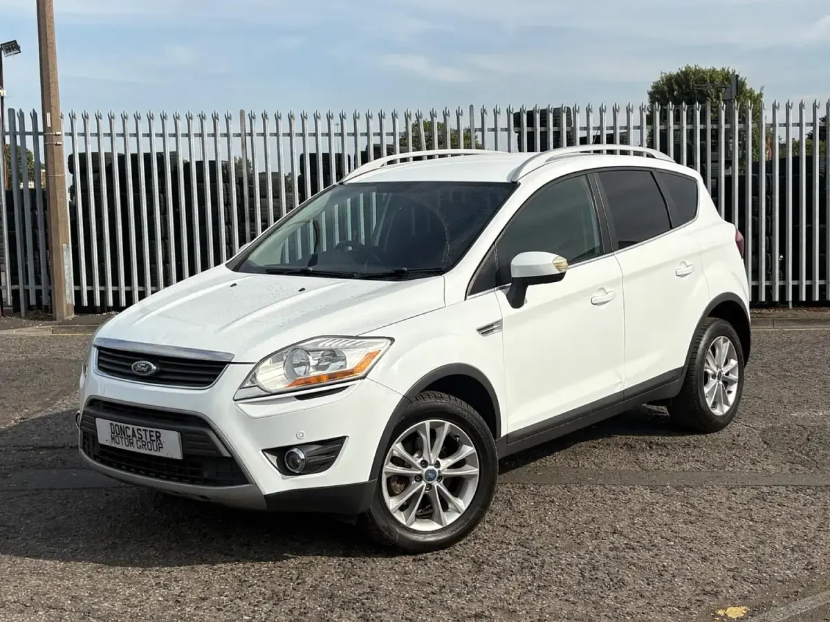 Used Ford Kuga Zetec 140 HP (102 kW) 2012 White SUV