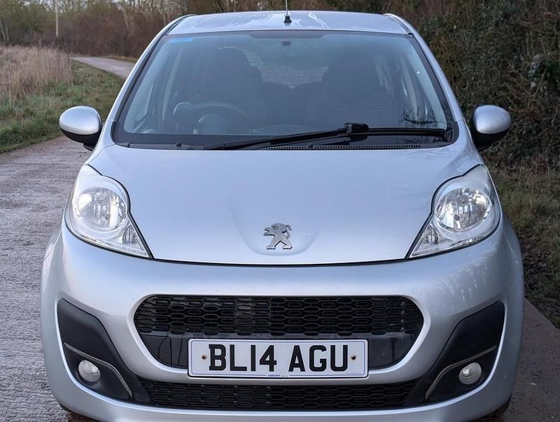 Used Peugeot 107 Active 68 HP (50 kW) 2014 Silver Hatchback