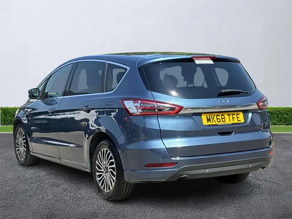 Used Ford S-MAX Titanium 150 HP (110 kW) 2018 Blue MPV