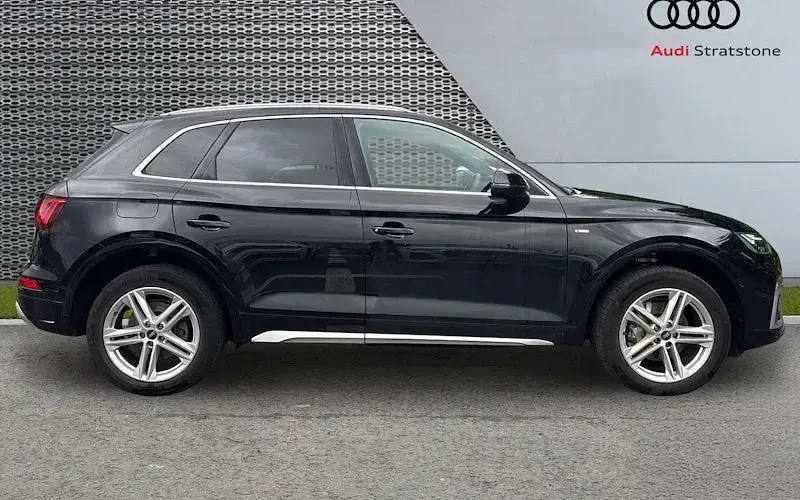 Used Audi Q5 S-Line 265 HP (194 kW) 2024 Black SUV