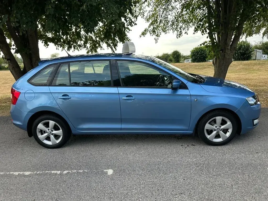 Used Skoda Rapid SE 2014 Blue Hatchback