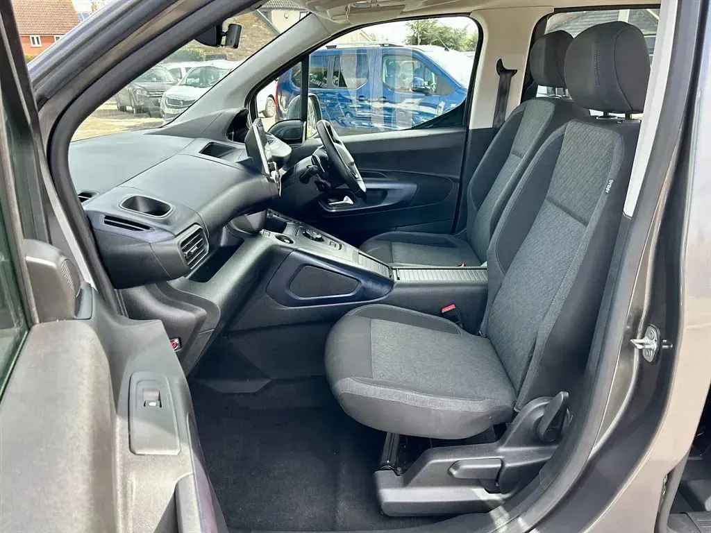 Used Peugeot Rifter Allure 131 HP (96 kW) 2020 Grey MPV