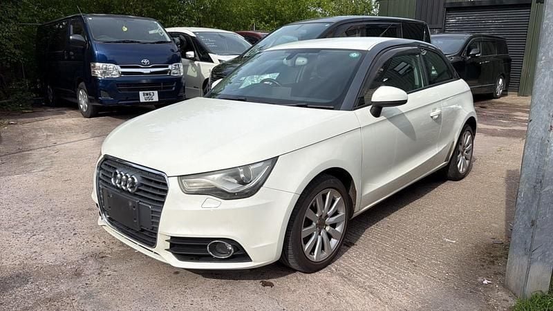 Begagnad Audi A1 2011 Vit Halvkombi