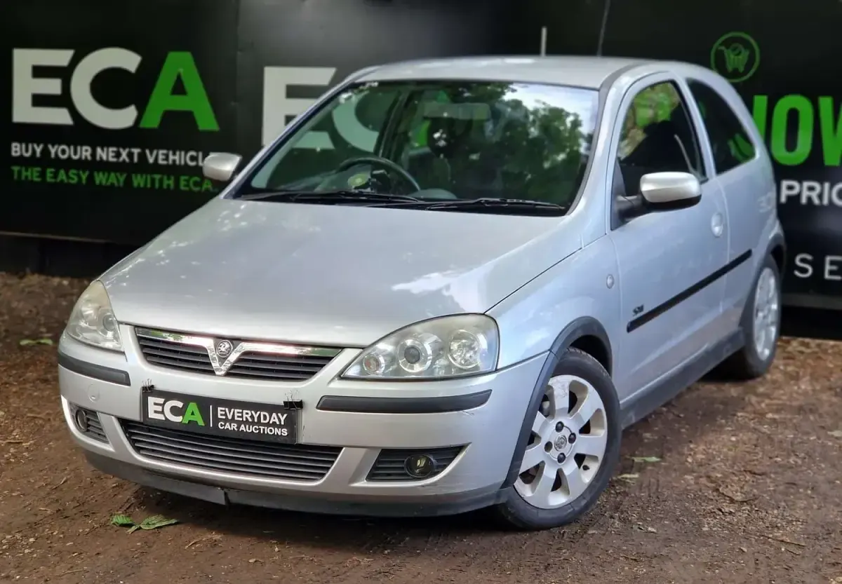 Used Vauxhall Corsa 80 HP (58 kW) 2006 Silver Hatchback