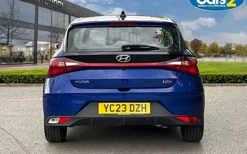 Używany Hyundai i20 SE 101 KM (74 kW) 2023 Niebieski Hatchback