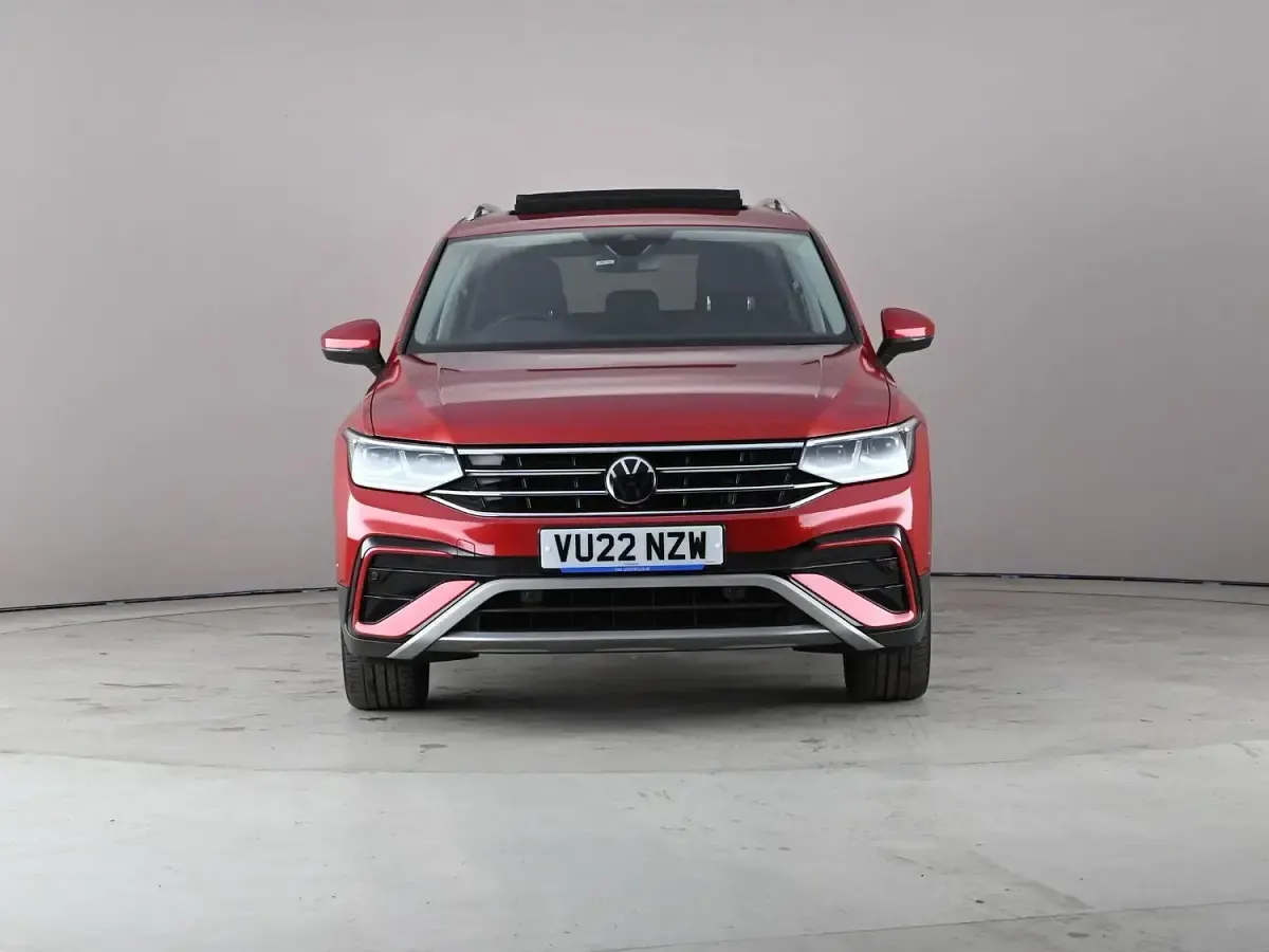 Used VW Tiguan Allspace Elegance 150 HP (110 kW) 2022 Red SUV