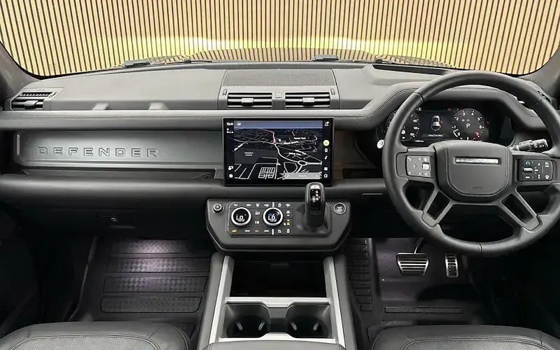 Used Land Rover Defender 426 HP (313 kW) 2025 Black SUV
