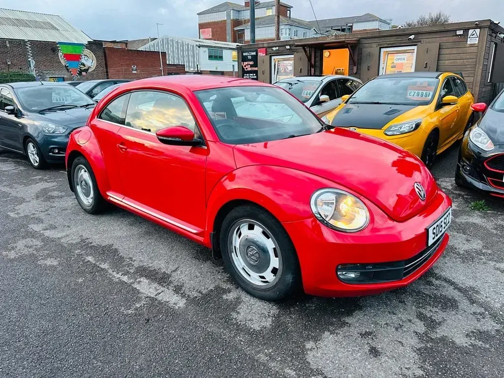 Used VW Beetle Design 110 HP (80 kW) 2015 Red Hatchback