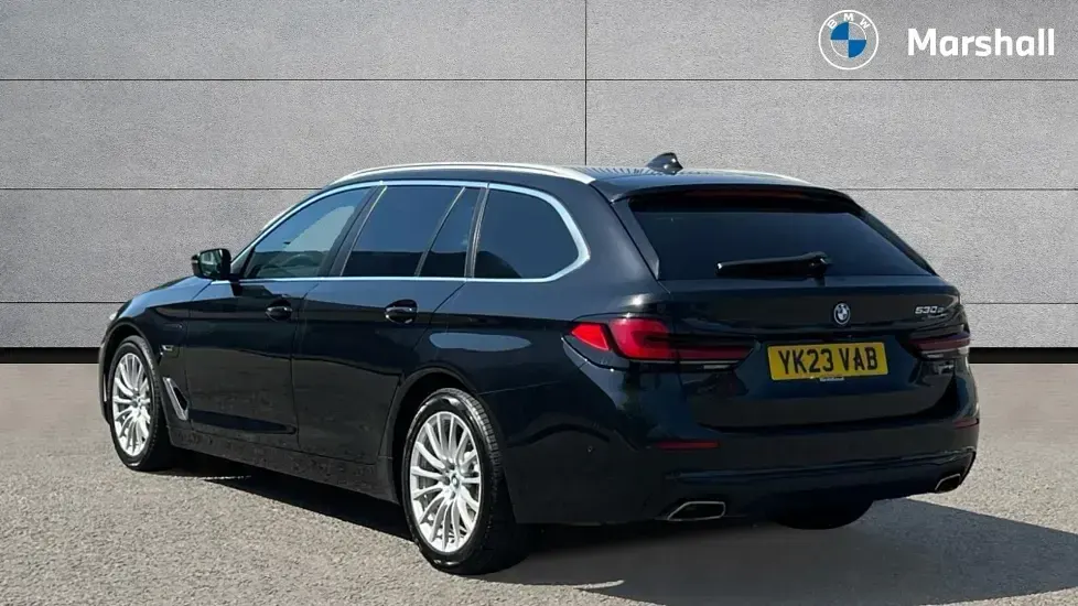 Used BMW 530e Comfort Edition 288 HP (211 kW) 2023 Black Estate