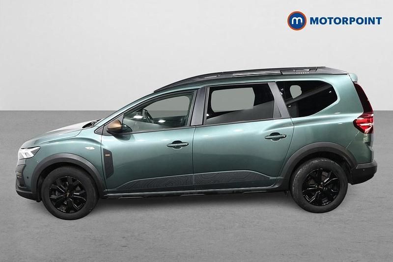 Used Dacia Jogger Extreme 2024 Green MPV