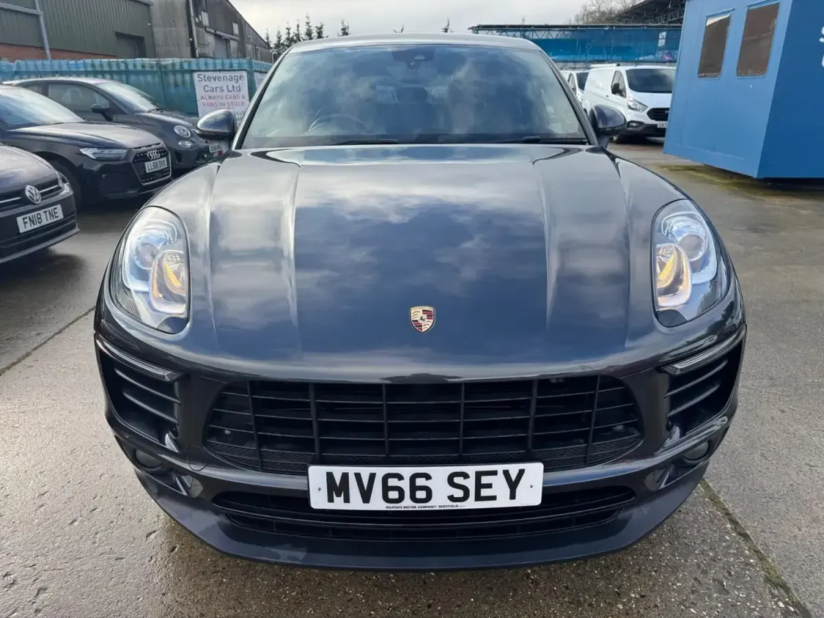 Begagnad Porsche Macan 258 HK (189 kW) 2016 Grå SUV