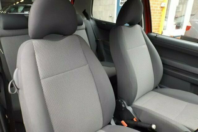 Begagnad VW Fox 2006 Halvkombi