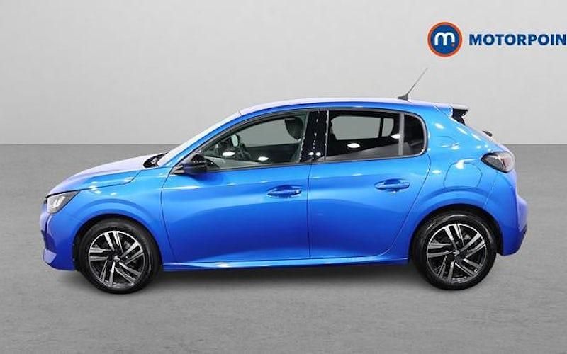 Second-hand Peugeot 208 Allure+ 102 CP (75 kW) 2023 Albastru Hatchback