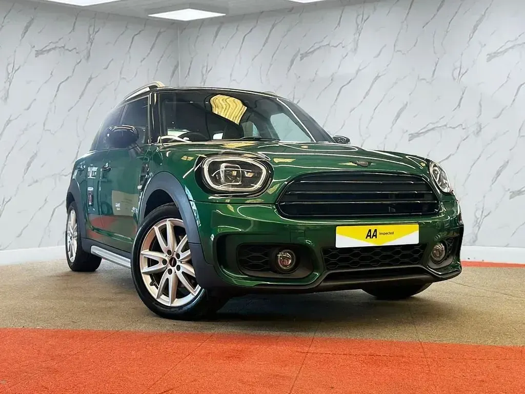 Usado Mini Cooper Sport 136 CV (100 kW) 2022 Verde Utilitario
