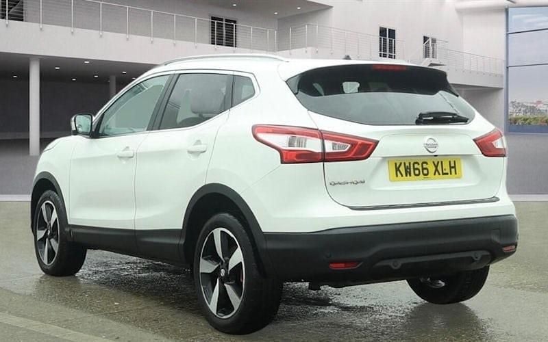 Used Nissan Qashqai N-Connecta 131 HP (96 kW) 2016 SUV