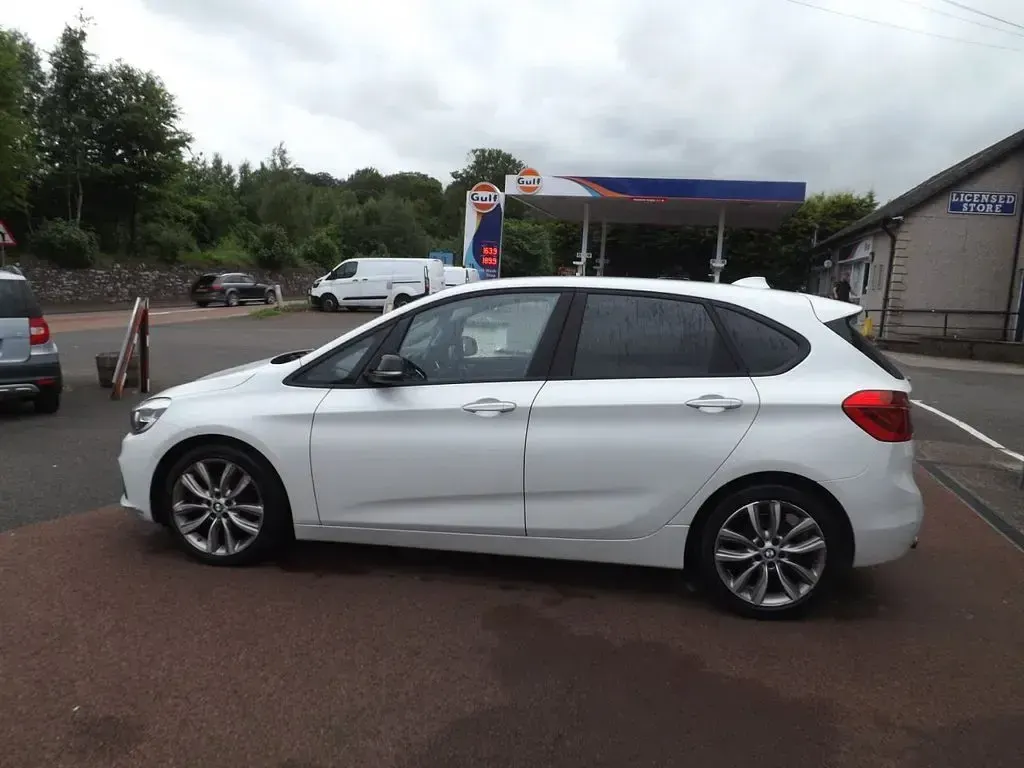 Used BMW 218 Sport Line 150 HP (110 kW) 2016 White Hatchback