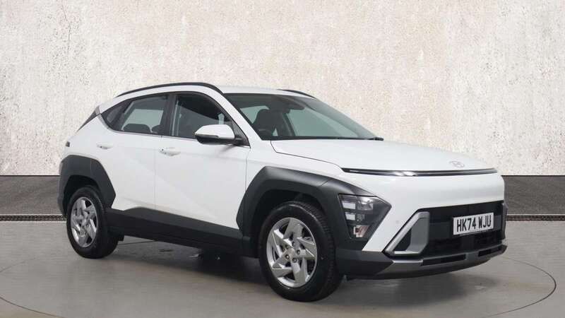 White Used 2025 Hyundai Kona Advanced SUV | £24,300 - Image 1/4
