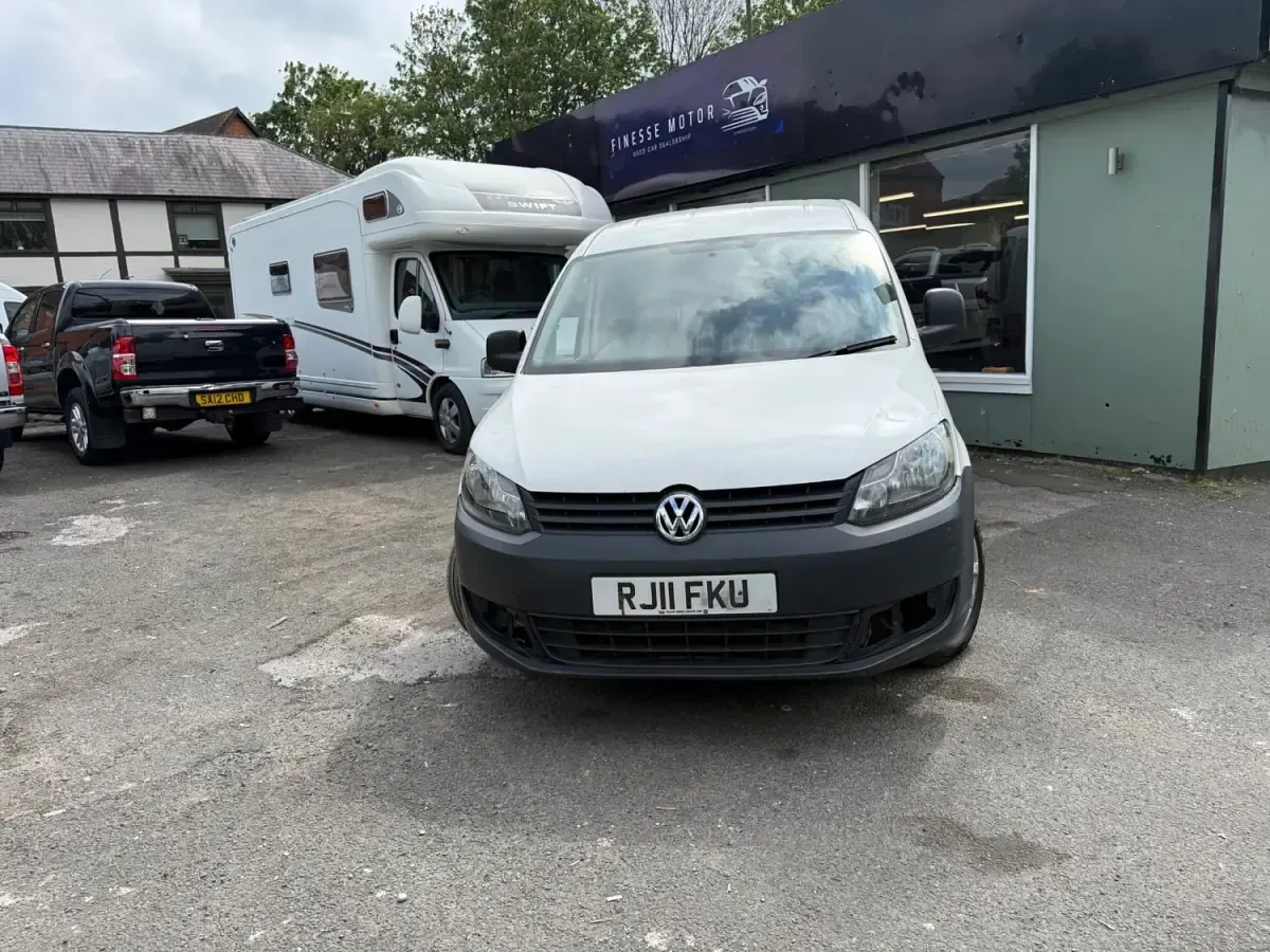 Used VW Caddy 102 HP (75 kW) 2011 White MPV