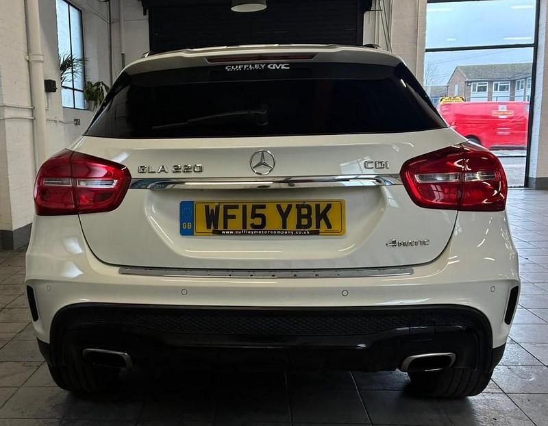 Used Mercedes GLA220 AMG line 170 HP (125 kW) 2015 White SUV