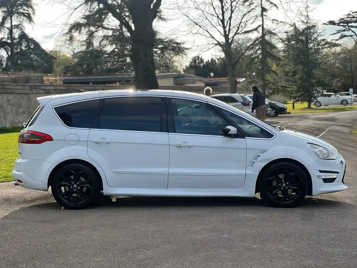 Used Ford S-MAX Titanium X 200 HP (147 kW) 2013 White MPV