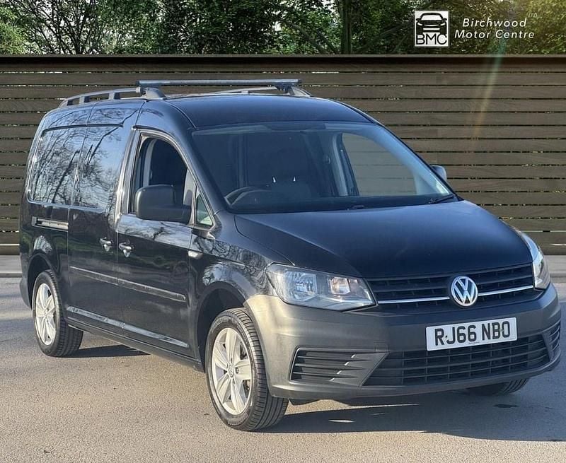 Black Used 2016 VW Caddy Maxi Startline MPV | £6,495 (Fair price) - Image 1/4