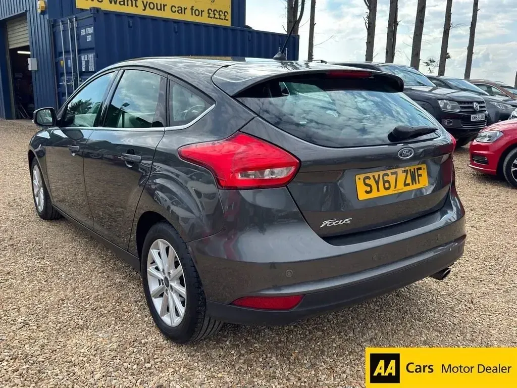 Gebraucht Ford Focus Titanium 2018 Grau Kleinwagen