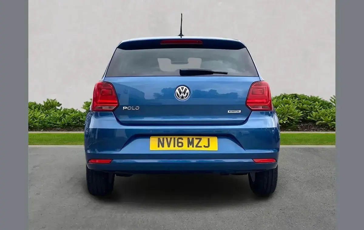 Used VW Polo Match 60 HP (44 kW) 2016 Blue Hatchback