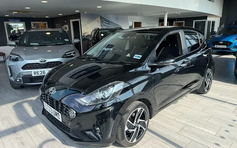 Used Hyundai i10 Premium 84 HP (61 kW) 2023 Hatchback