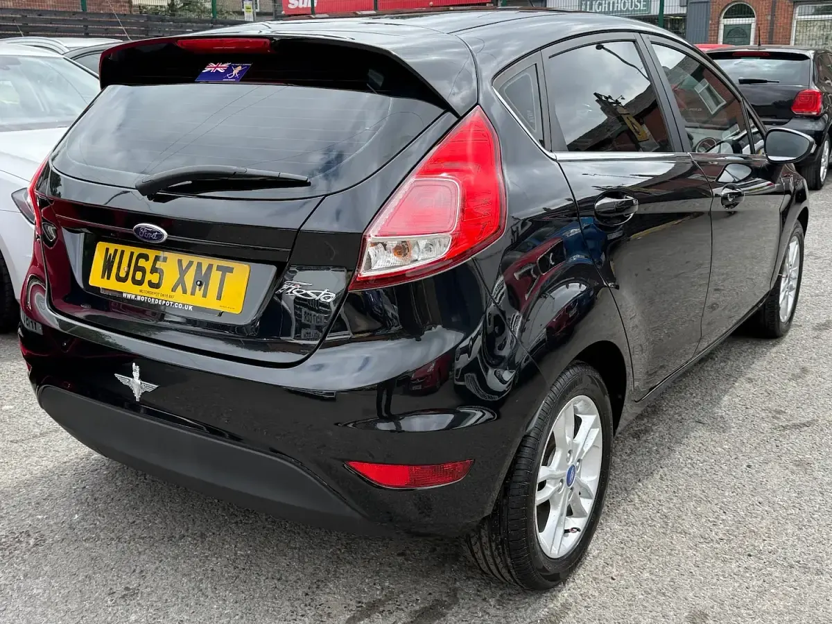 Used Ford Fiesta Zetec 82 HP (60 kW) 2015 Black Hatchback