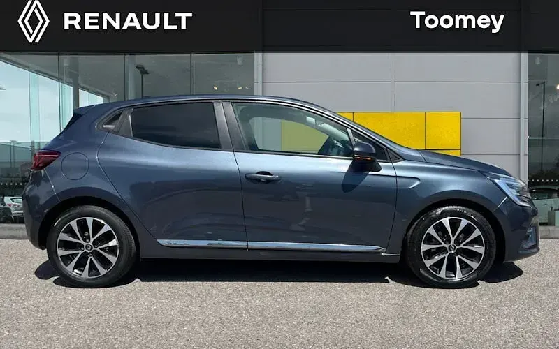 Used Renault Clio Iconic 101 HP (74 kW) 2019 Grey  Hatchback