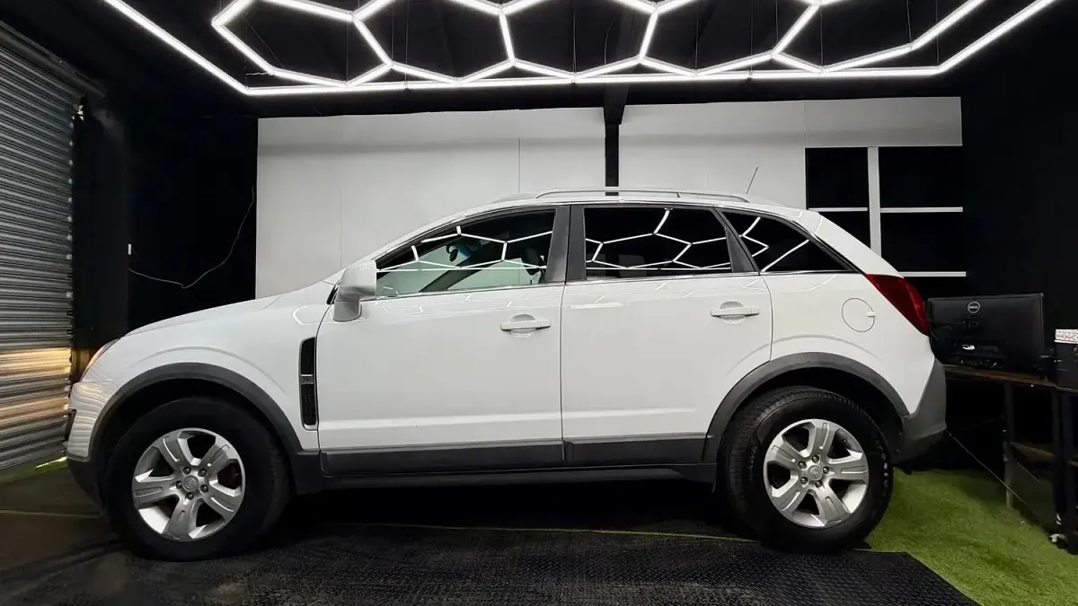 Used Vauxhall Antara 163 HP (119 kW) 2015 White SUV