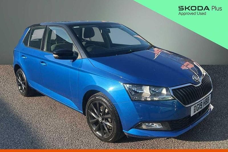 Used Skoda Fabia Colour Edition 94 HP (69 kW) 2019 Race blue metallic Hatchback