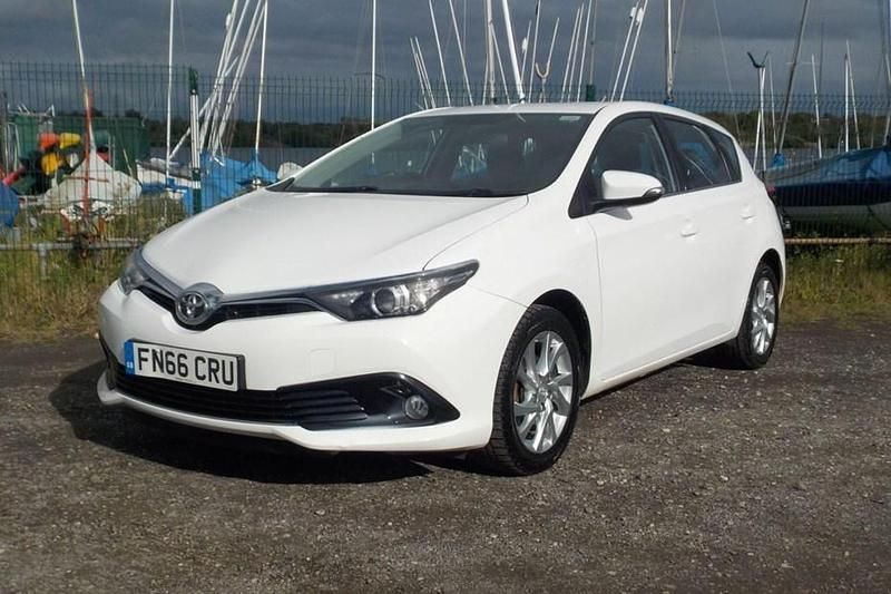 Used 2016 Toyota Auris Business Edition | £6,295 (Fair price) - Image 1/1