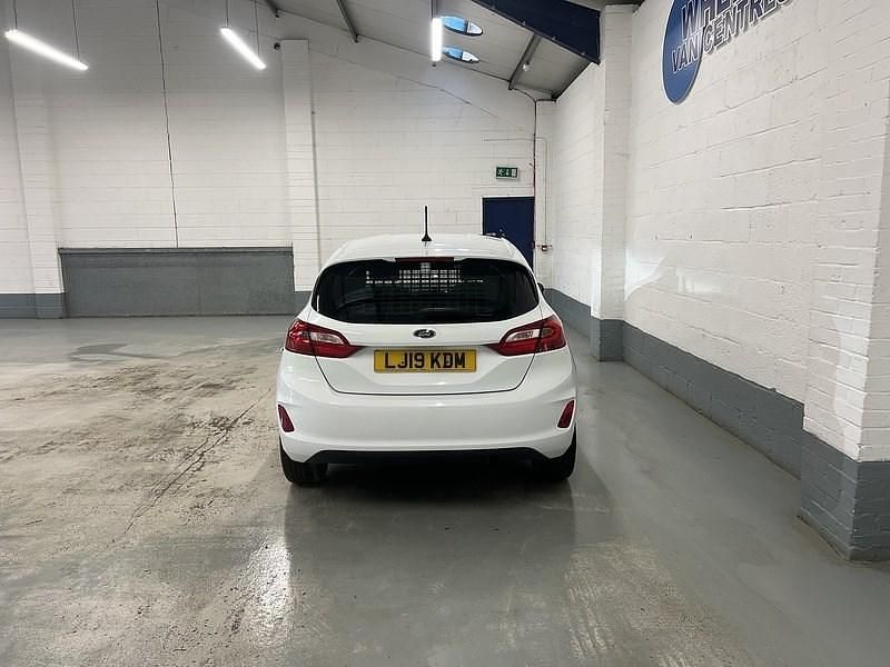 Used Ford Fiesta S 85 HP (62 kW) 2019 White Hatchback