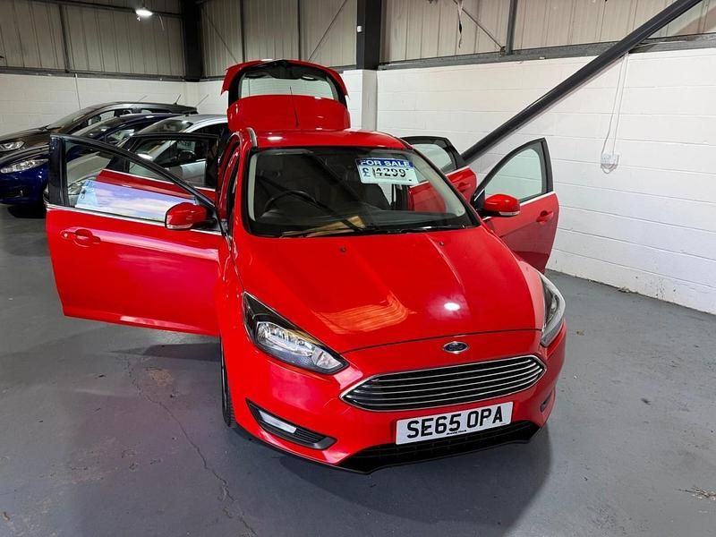 Used Ford Focus Zetec 2016 Red Hatchback
